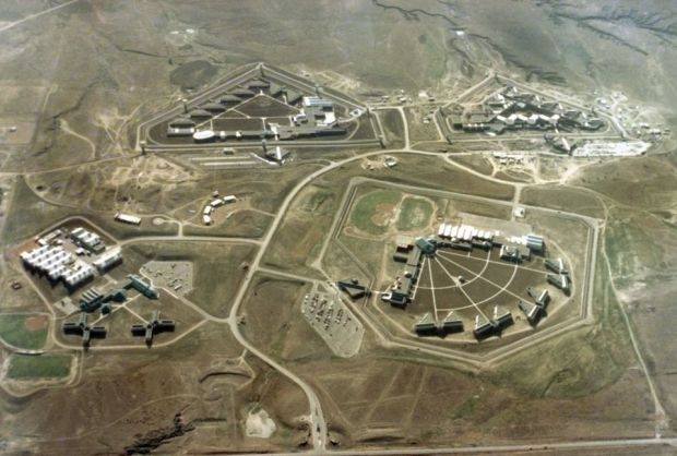 美國的沙漠監獄。