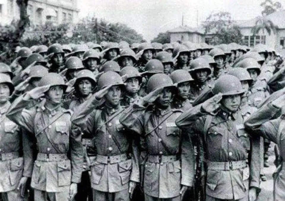中華民国の父の日は抗日戦争に起源（国旗行進）
