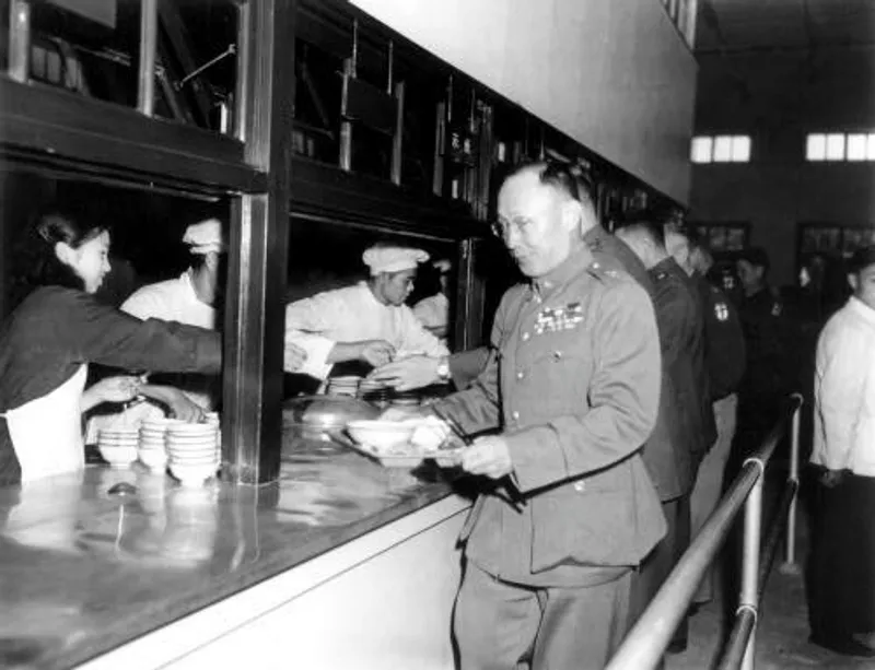 General He Yingqin's Rare Photo at the Staff Restaurant