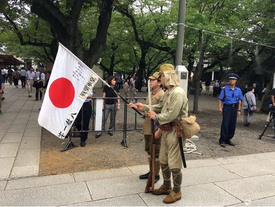 日本戰敗71周年!! 這些台灣人到靖國神社拜參拜 還說臺灣應”回歸”日本統治